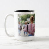 Aangepast het vergt een grote waardering van de do tweekleurige koffiemok (Links)