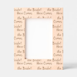 Aangepast Hier Komt de Bruid Tekstpatroon Gegraveerde Lijstjes