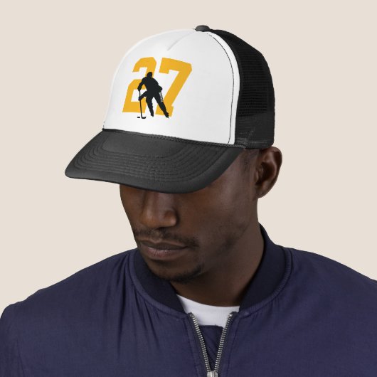 Aangepast hockey Player Number Black en Gold Yello Trucker Pet (In situ)