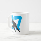 Aangepast hockey Player Number Turquoise Blue Koffiemok (Voorkant links)