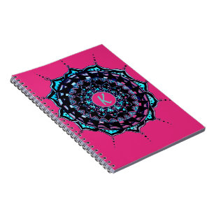 Aangepast Initiaal Mandala-ontwerp Notitieboek