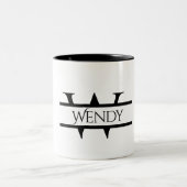 Aangepast Initiaal monogram en naam grafisch Tweekleurige Koffiemok (Center)