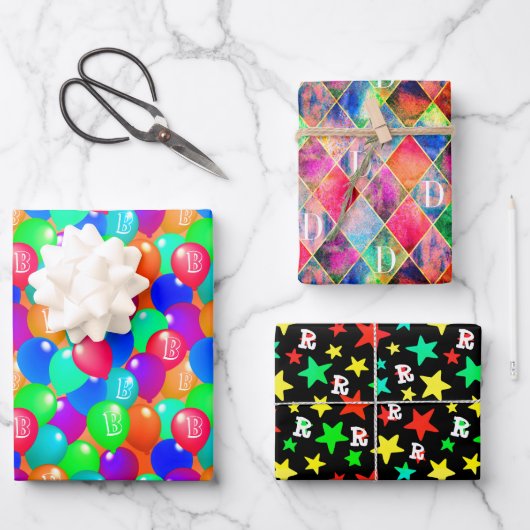 Aangepast initiaal voor monogram kleurrijk modern inpakpapier vel (Voorkant)