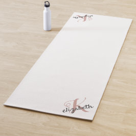 Aangepast Initiaal voor persoonlijke naam bevestig Yogamat