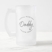 Aangepast jaar Handlettering Grill Master Daddy Matglas Bierpul (Links)