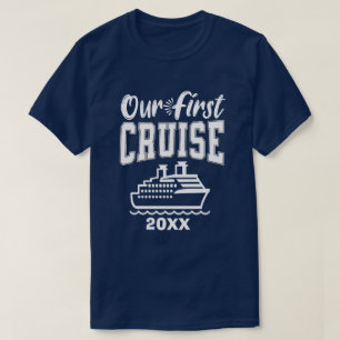 Aangepast jaar onze eerste cruise gezinsvakantie t-shirt