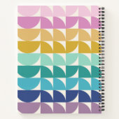 Aangepast kaartenkleurig geometrisch monogram notitieboek (Achterkant)