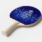 Aangepast kalm houden op blauwe vlammen tafeltennisbatje (Voorkant Gekanteld)