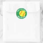 Aangepast kind op feestdag voor softbalsport ronde sticker (Tas)