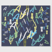 aangepast kleurenpatroon kinder initiaal op blauw cadeaupapier (Vlak)