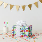 Aangepast kleurrijk alfabet, nummer voor de verjaa cadeaupapier