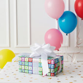 Aangepast kleurrijk alfabet, nummer voor de verjaa cadeaupapier