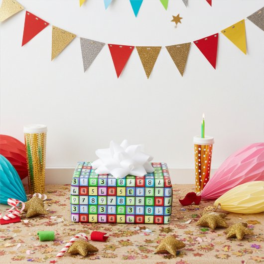 Aangepast kleurrijk alfabet, nummer voor de verjaa cadeaupapier