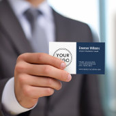 Aangepast logo donkerblauw wit modern minimalistis visitekaartje