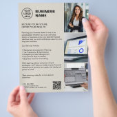 Aangepast logo QR professionele financiële dienste Flyer (Hand)