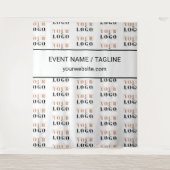 Aangepast logo & tekst half drop repeat witte acht wandkleed (Voorkant)