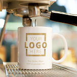 Aangepast Logo voor speciale acties voor bedrijven Koffiemok<br><div class="desc">Pas deze mok eenvoudig aan met uw eigen bedrijfsinformatie en logo. De bevorderende mokken maken een langdurige indruk zodat maken zij grote collectieve giften,  giveaways,  of souvenirs voor cliënten,  klanten,  en werknemers. Ontwerptip: breng merkaanpassingen naar een hoger niveau door een achtergrondkleur te selecteren die overeenkomt met uw merkkleur.</div>