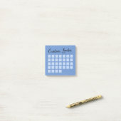 Aangepast maandelijks bont van cornflower blauw post-it® notes (Op bureau)