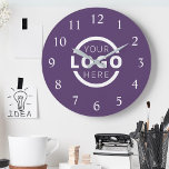 Aangepast merk voor Logo voor speciale acties Grote Klok<br><div class="desc">Voeg uw aangepaste zakelijke logo toe aan een unieke muurklok creëer. Maakt een groot promotioneel cadeau voor klanten,  verkopers,  werknemers of andere speciale mensen. Kies uit verschillende klokvormen en -grootten. Geen minimumhoeveelheid,  geen installatiekosten.</div>