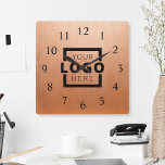 Aangepast merk voor Logo voor speciale acties Vierkante Klok<br><div class="desc">Voeg uw aangepaste zakelijke logo toe aan een unieke muurklok creëer. Maakt een groot promotioneel cadeau voor klanten,  verkopers,  werknemers of andere speciale mensen. Kies uit verschillende klokvormen en -grootten. Geen minimumhoeveelheid,  geen installatiekosten.</div>