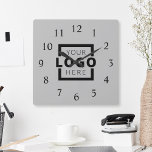 Aangepast merk voor Logo voor speciale acties Vierkante Klok<br><div class="desc">Voeg uw aangepaste zakelijke logo toe aan een unieke muurklok creëer. Maakt een groot promotioneel cadeau voor klanten,  verkopers,  werknemers of andere speciale mensen. Kies uit verschillende klokvormen en -grootten. Geen minimumhoeveelheid,  geen installatiekosten.</div>