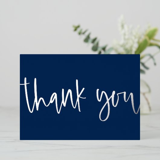 Aangepast minimumniveau voor moderne Script Navy B Folie Feestdagenkaart (Staand Voorkant)