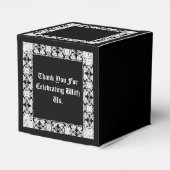 Aangepast modern zwart-wit logo met witte zijde bedankdoosjes (Achterkant)