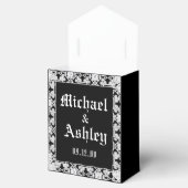 Aangepast modern zwart-wit logo met witte zijde bedankdoosjes (Geopend)