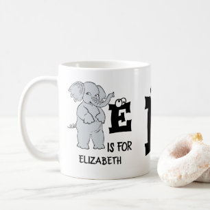Aangepast monogram E is voor schattig kleurrijk ol Koffiemok