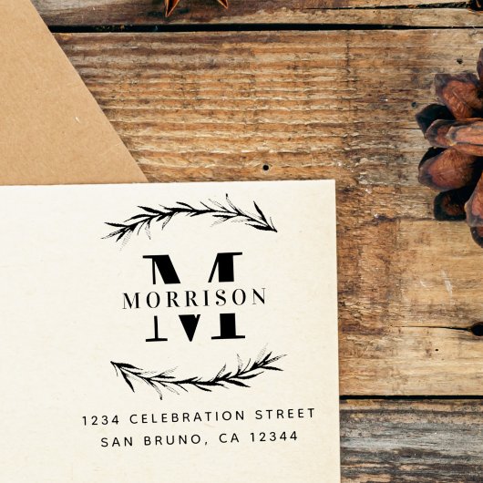 Aangepast monogram en retouradres voor familienaam rubberstempel