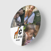 Aangepast monogram G is voor schattige giraffen in Ronde Klok (Hoek)