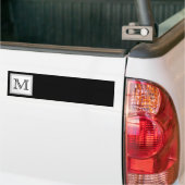Aangepast monogram gedrukt. Zwart en Bleek grijs. Bumpersticker (Op Truck)