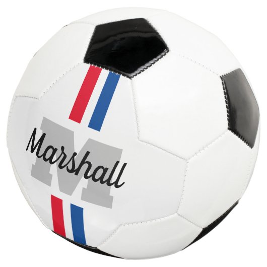 Aangepast monogram gestript voetbal cadeau (Drie kwart)