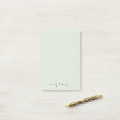 Aangepast monogram licht saliegroene chic minimali post-it® notes (Op bureau)