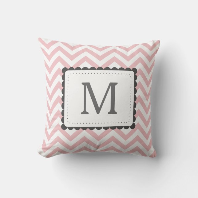 Aangepast monogram lichtroze en witte Chevron Kussen (Voorkant)
