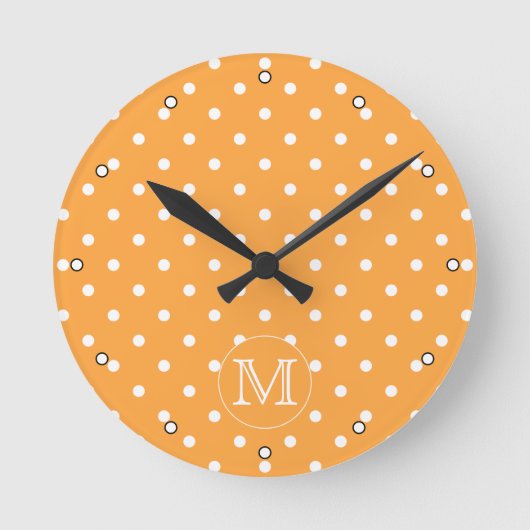 Aangepast monogram. Oranje en witte poka Dot. Ronde Klok (Voorkant)