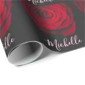 Aangepast monogram rode roze  foto zwart cadeaupapier (Rol Hoek)