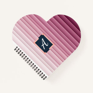 Aangepast Monogram Roze Gradiënt Verticaal Hart Notitieboek