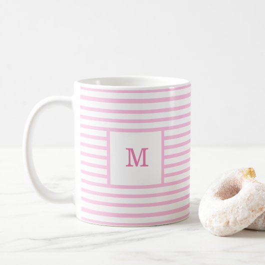 Aangepast monogram voor baby roze en witte strepen koffiemok (Met donut)