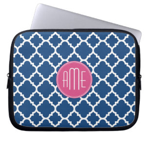 Aangepast monogram voor het Navy- en White Quatref Laptop Sleeve
