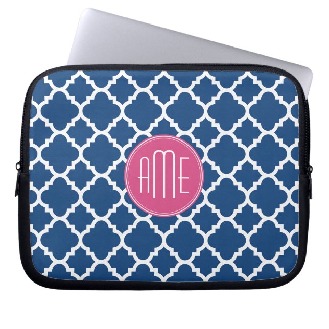 Aangepast monogram voor het Navy- en White Quatref Laptop Sleeve (Voorkant)