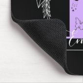 Aangepast monogram voor Paarse Floral Butterfly -  Muismat (Hoek)