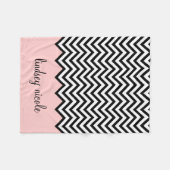 Aangepast monogram zwart-wit en roze Chevron Fleece Deken (Voorkant (Horizontaal))