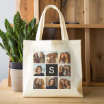 Aangepast monogram zwart-wit fotocollage tote bag<br><div class="desc">U kunt de foto's van het Instagram voor dit ontwerp gebruiken. Gebruik 8 vierkante foto's om een uniek en persoonlijk cadeau te creëer. Of je kunt de hipster puppy houden en een trendy keepslag maken. Als u de afbeeldingen moet aanpassen,  klik op het aanpassingshulpmiddel om veranderingen aan te brengen.</div>