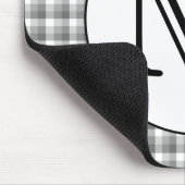 Aangepast monogram. Zwart-wit met grijze cheque. Muismat (Hoek)