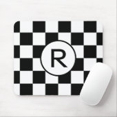 Aangepast monogram zwart wit schaakbordpatroon muismat (Met muis)