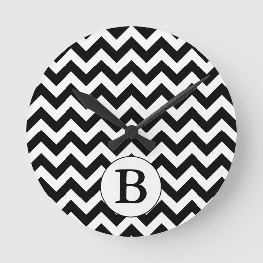 Aangepast monogrammatisch groot zwart Chevron desi Ronde Klok (Voorkant)