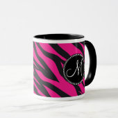 Aangepast monogrammatisch Initiaal Hot Pink Black  Mok (Voorkant rechts)