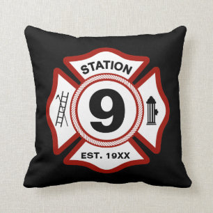 Aangepast nummer brandstation Maltese kruis zwart Kussen