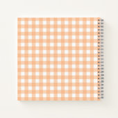Aangepast patroonreceptie peach gingham speldenham notitieboek (Achterkant)